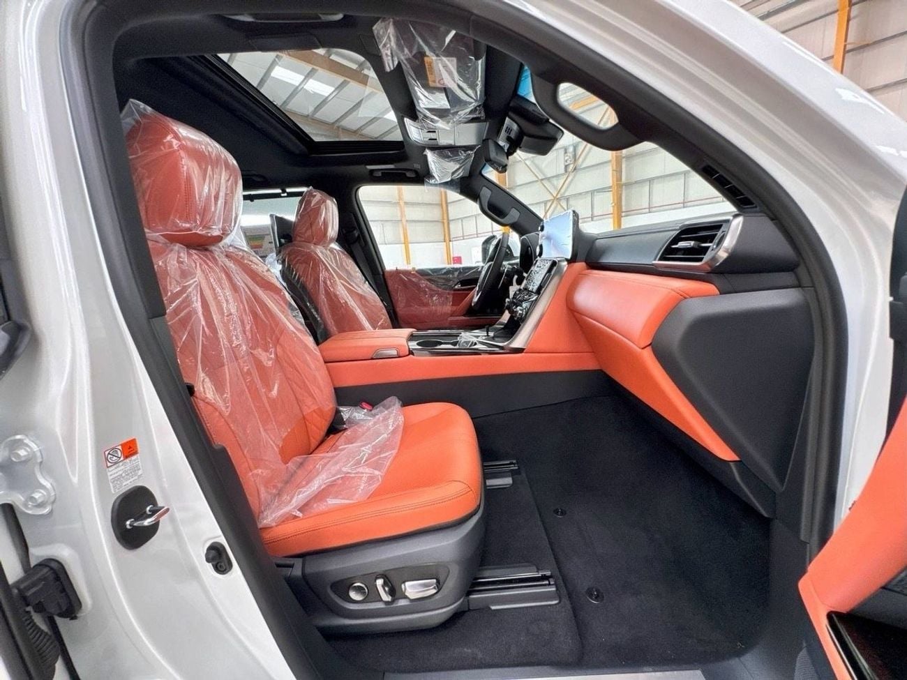 لكزس LX 700h VIP (No Autopark)