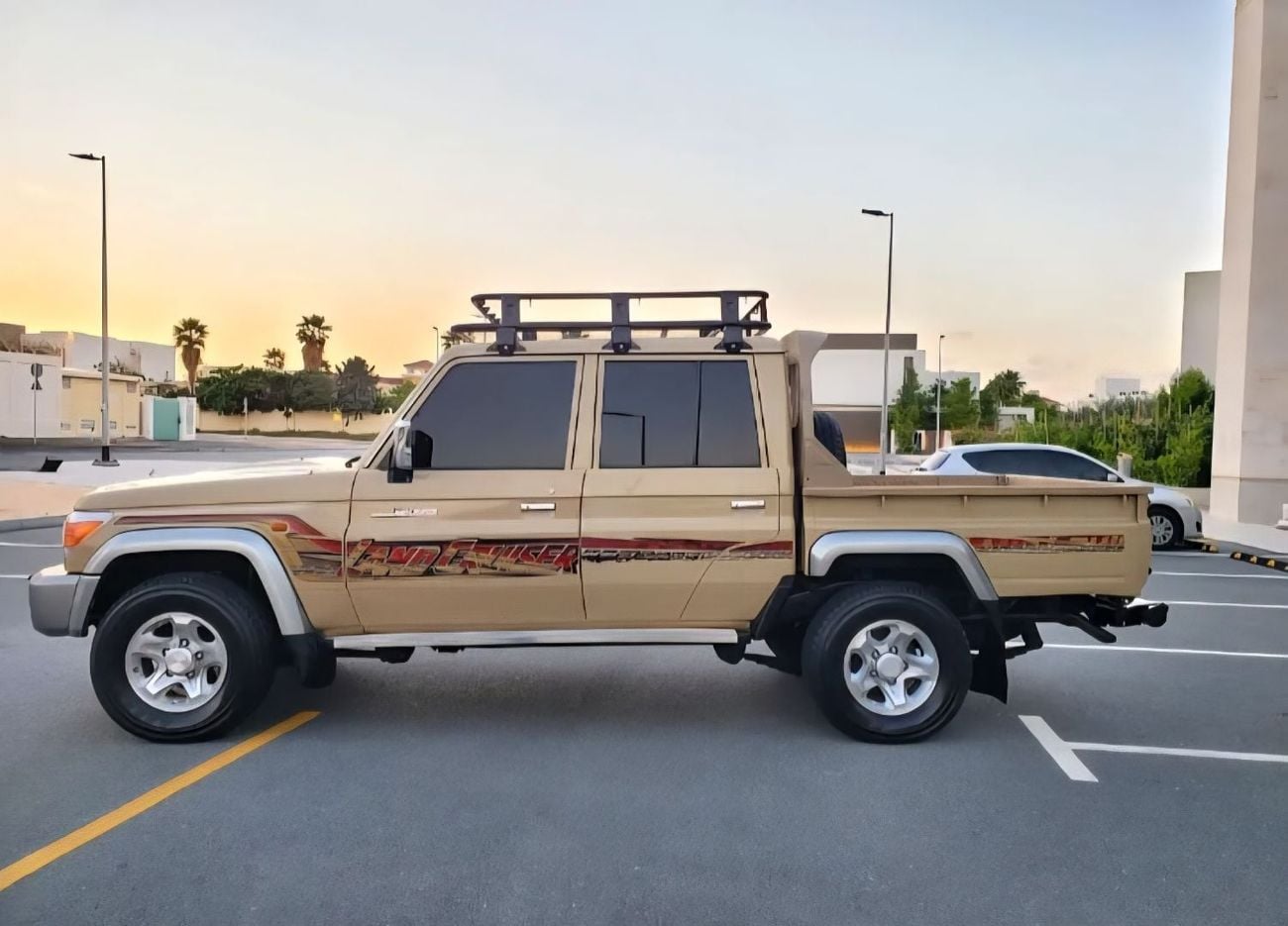 Toyota Land Cruiser Pick Up LHD Standard Double Cabin 4.5L V8 1VD-FTV Diesel Engine 4WD Manual Gear 5 Seats 4 Doors