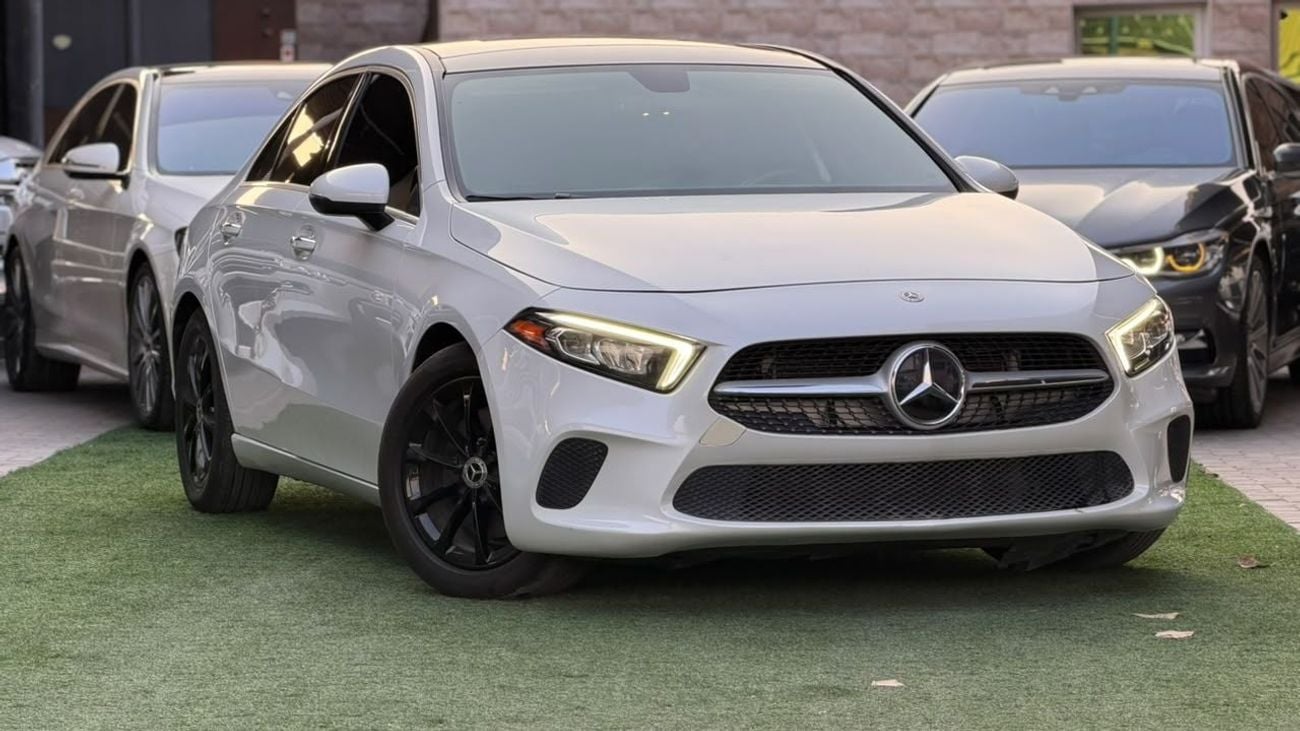 Mercedes Benz A220 STANDARD 2.0L 4-cylinder turbo (188 hp)