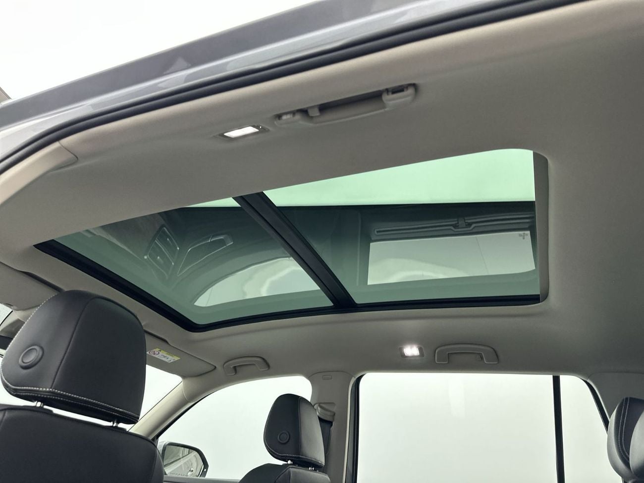 Volkswagen Teramont COMFORTLINE 2.0L (Facelift 2) | Panoramic Sunroof | Luxury Leather Seats | VW Certified