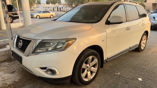 Nissan Pathfinder SV