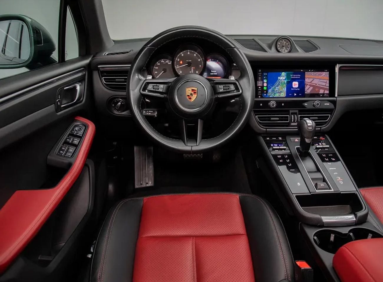 Porsche Macan STANDARD AWD 2.0L • Full Service History • GCC Spec