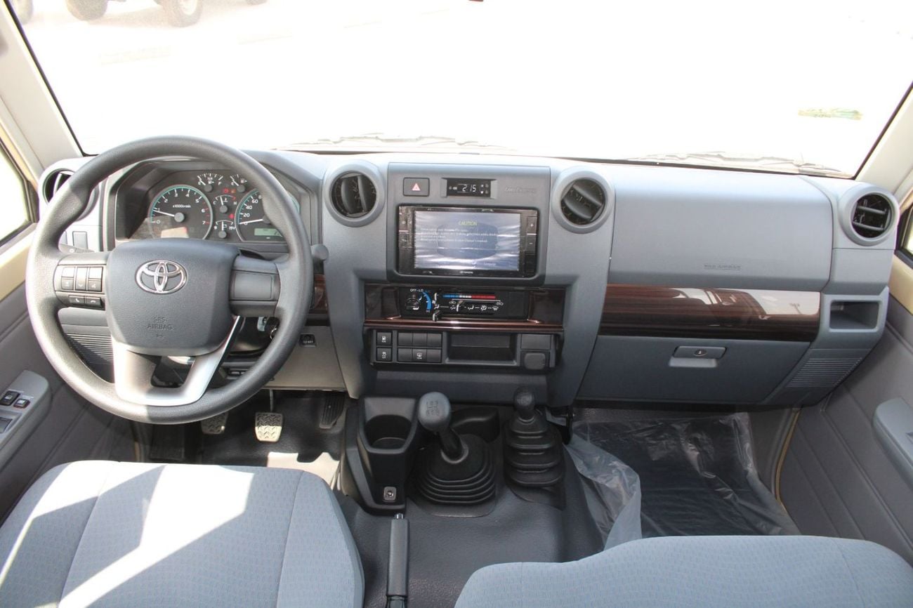 Toyota Land Cruiser 70 LC 78 HARDTOP 4.0L MT