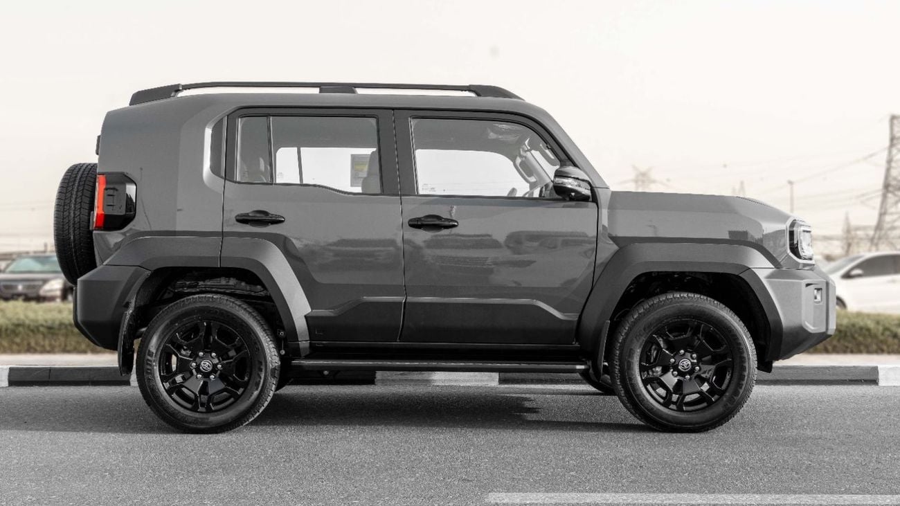 Toyota Land Cruiser Fj GXR 2027 Toyota Land Cruiser FJ 2.7L AT Petrol (Gray-Black)