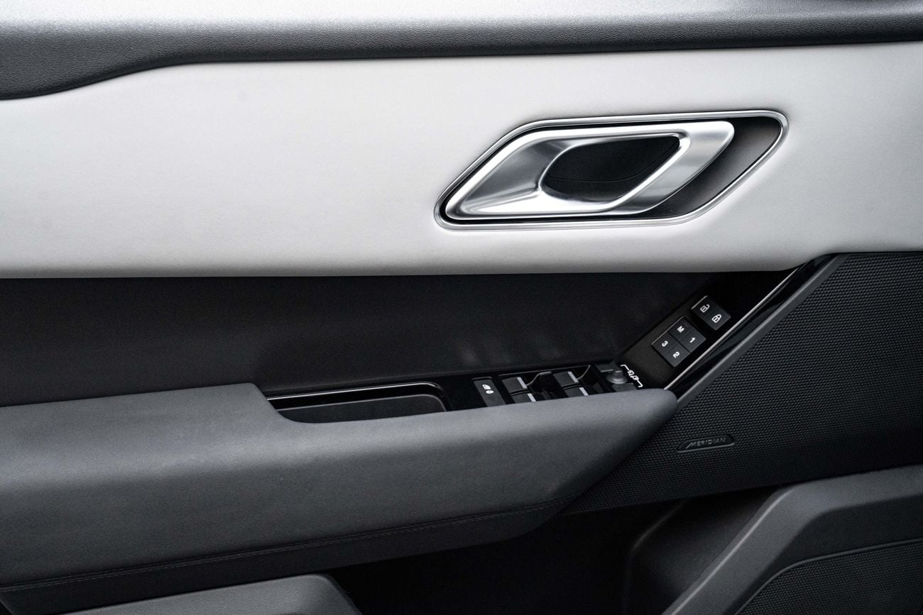 Land Rover Range Rover Velar Dynamic SE Range Rover Velar SE R-Dynamic | 4,896 P.M | 0% Downpayment | 2028 WARRANTY