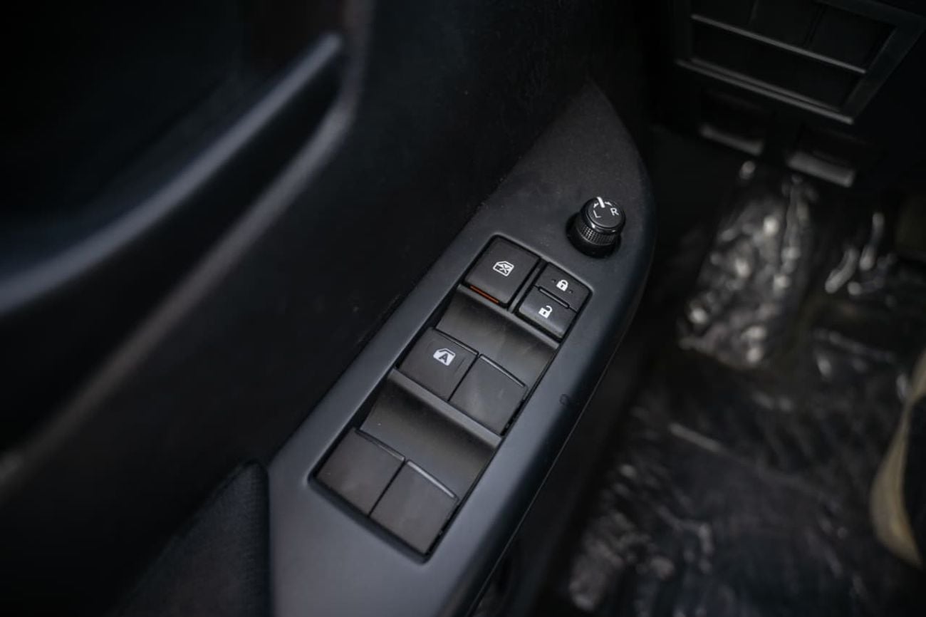 Toyota Hilux GL - Standard 2.7 4x4 Petrol Manual Transmission