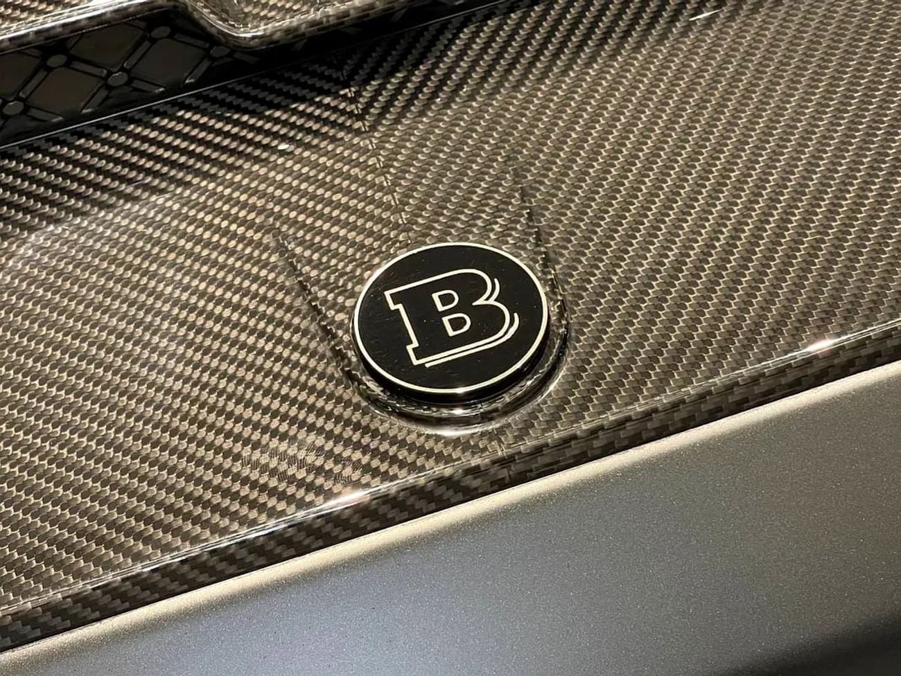 Mercedes Benz G63 AMG MRCEDES BENZ G63 / / ONLY 13000 KM / BRABUS G800 / SPECIAL COLOR / FULL CARBON FIBER