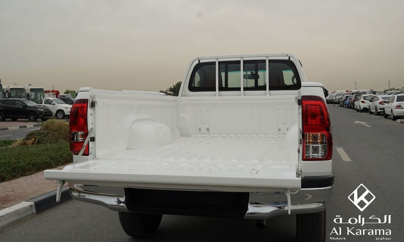 Toyota Hilux DLX 2.4L 4x4 SC I Manual Trans. I GCC I 4 Cylinder