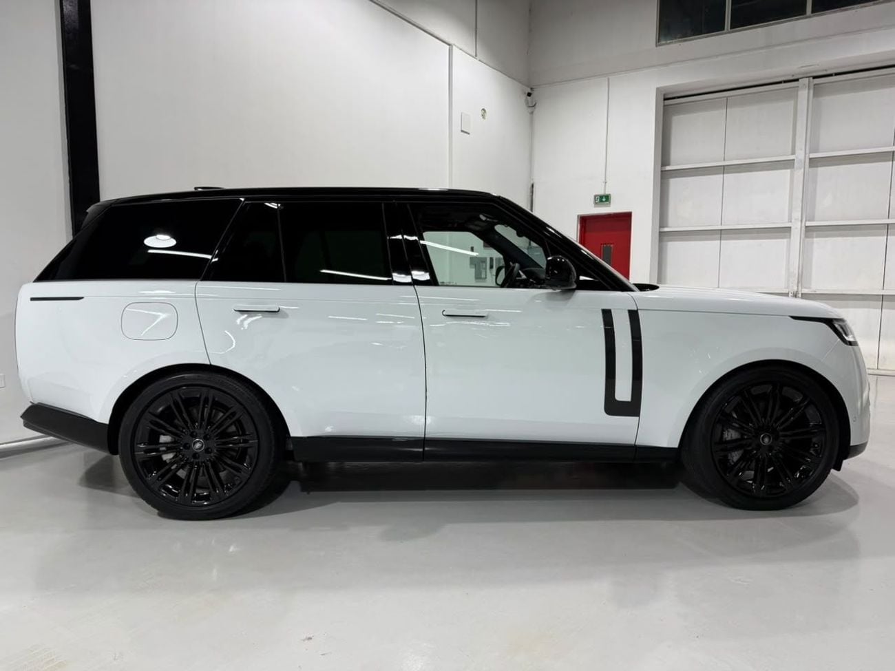 Land Rover Range Rover SE P530 V8 2025