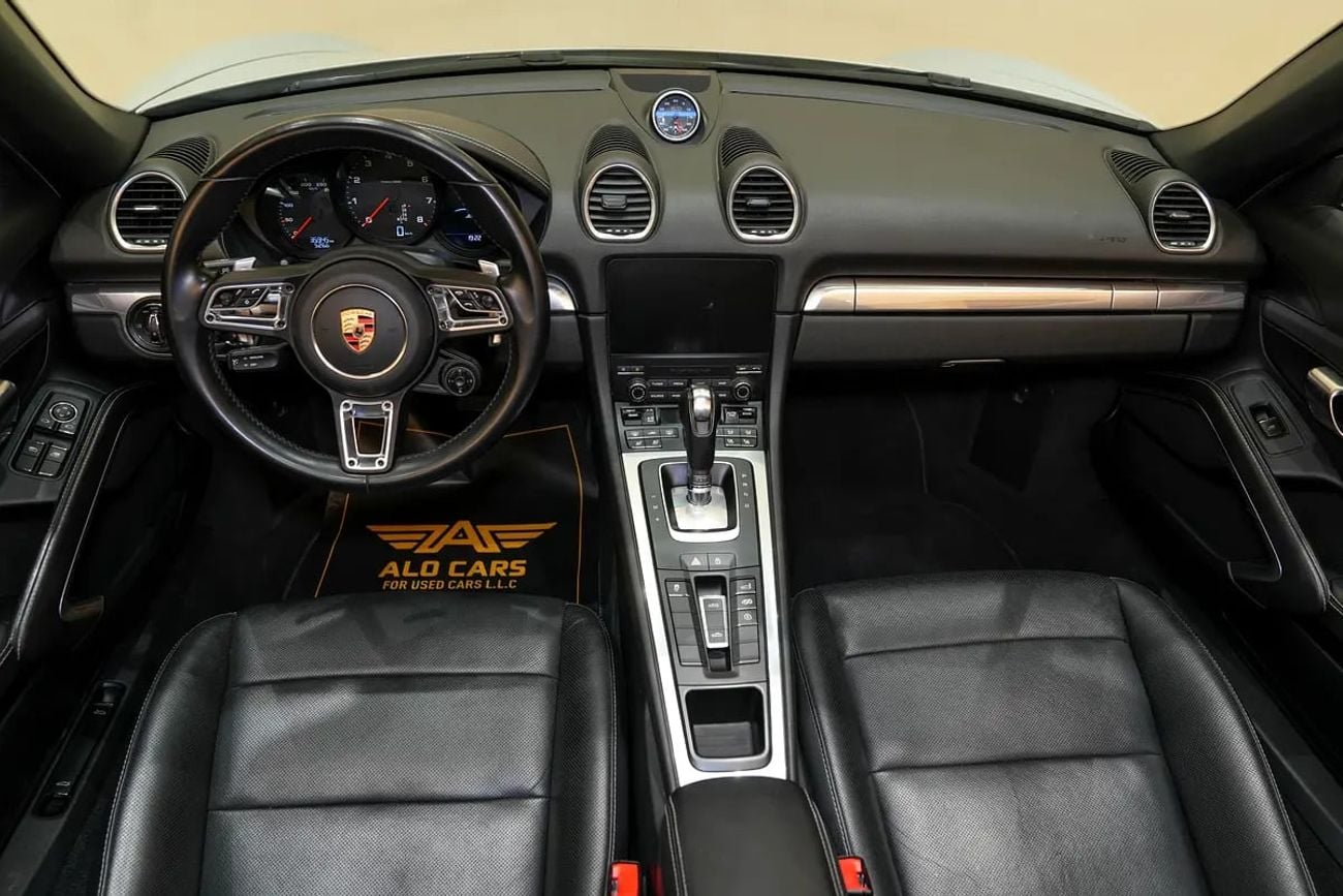 Porsche 718 Boxster Boxster / Warranty and Service Contract / GCC Specs