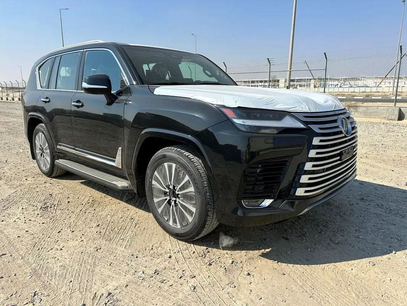 لكزس LX 600 سيجنتشر 2026 Lexus LX600 Signature (7-Seater) 3.5L V6 Twin-Turbo Petrol A/T 4WD Export Only