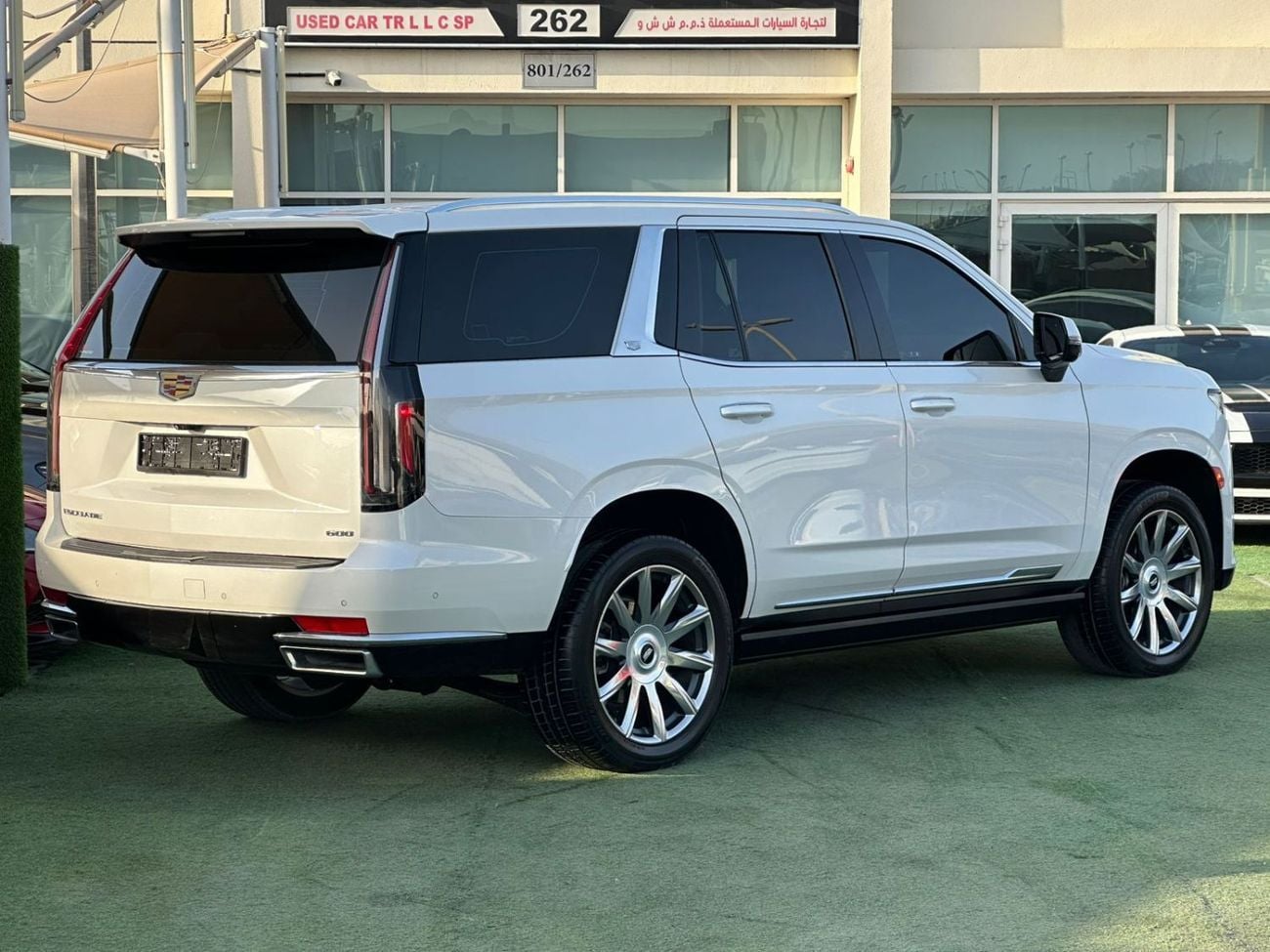 Cadillac Escalade PREMIUM LUXURY PLATINUM CADILLAC ESCALADE 2022 GCC FULL OPTION ORIGINAL PAINT UNDER WARRANT