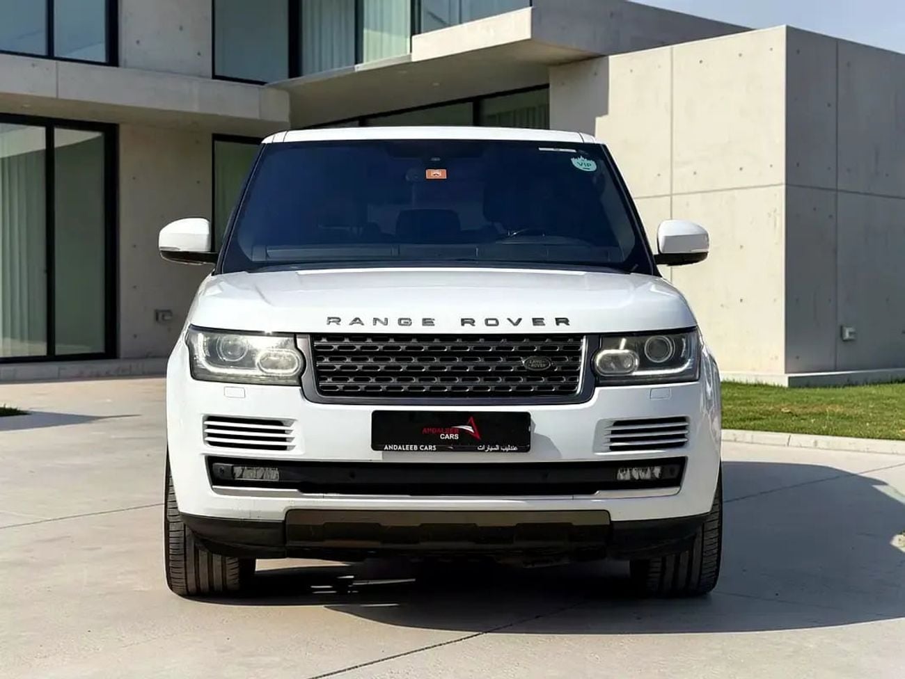 لاند روفر رينج روفر HSE | 5.0L V8 | 4WD | GCC SPECS