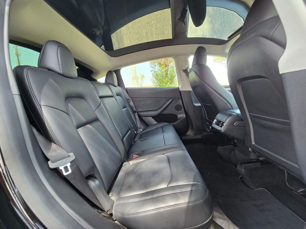 Tesla Model Y LONG RANGE AWD DUAL MOTOR 2022 GCC WITH TESLA AGENCY WARRANTY TILL 2030 SINGLE OWNER IN MINT CONDITION