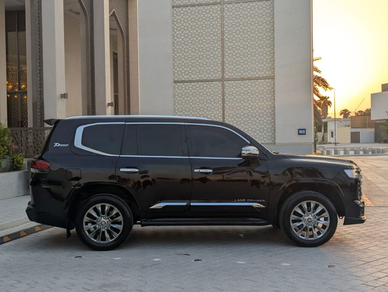 Toyota Land Cruiser GXR 2017 Toyota Land Cruiser GXR Diesel Specs Facelifted 2026 V8 4.5L Well-maintained