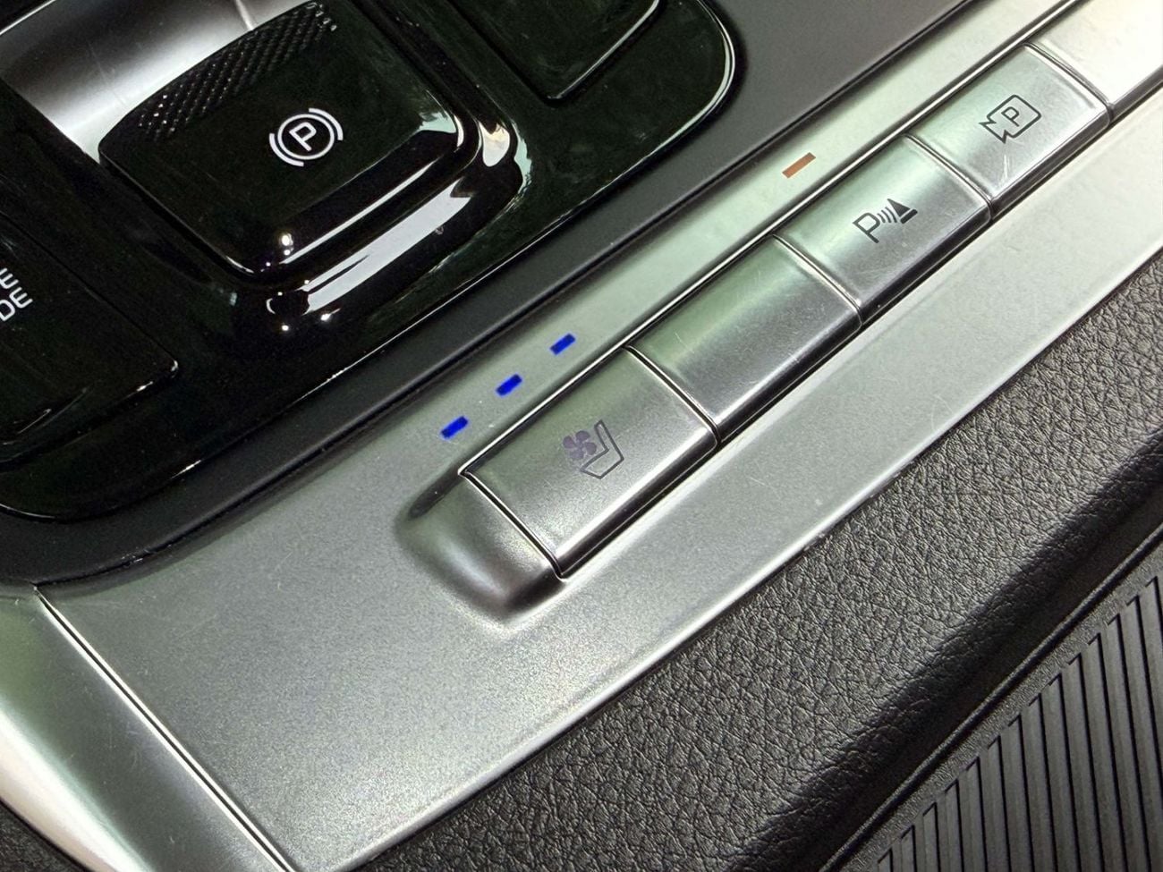 Kia Carnival EX DLX