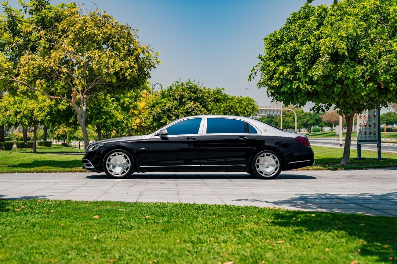 مرسيدس مايباخ S650 مايباخ V12 سيارة كاملة المواصفات، أوراقها سليمة، لم تتعرض لحوادث، خضعت لصيانة شاملة وجاهزة للانطلاق.