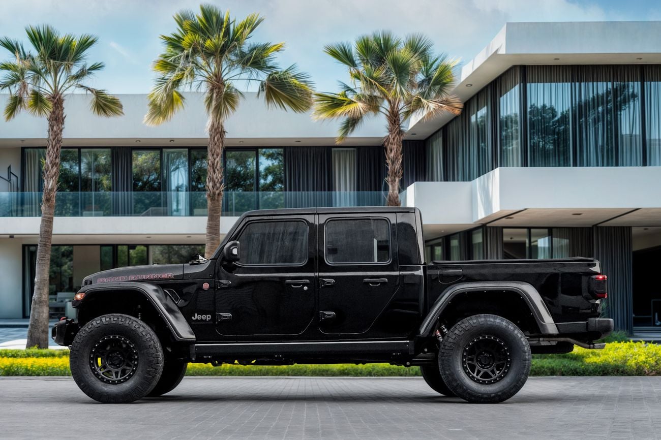Jeep Gladiator SAND RUNNER Gladiator SAND RUNNER | 3,134 P.M | 0% Downpayment | FULL JEEP HISTORY | ONE OWNER!