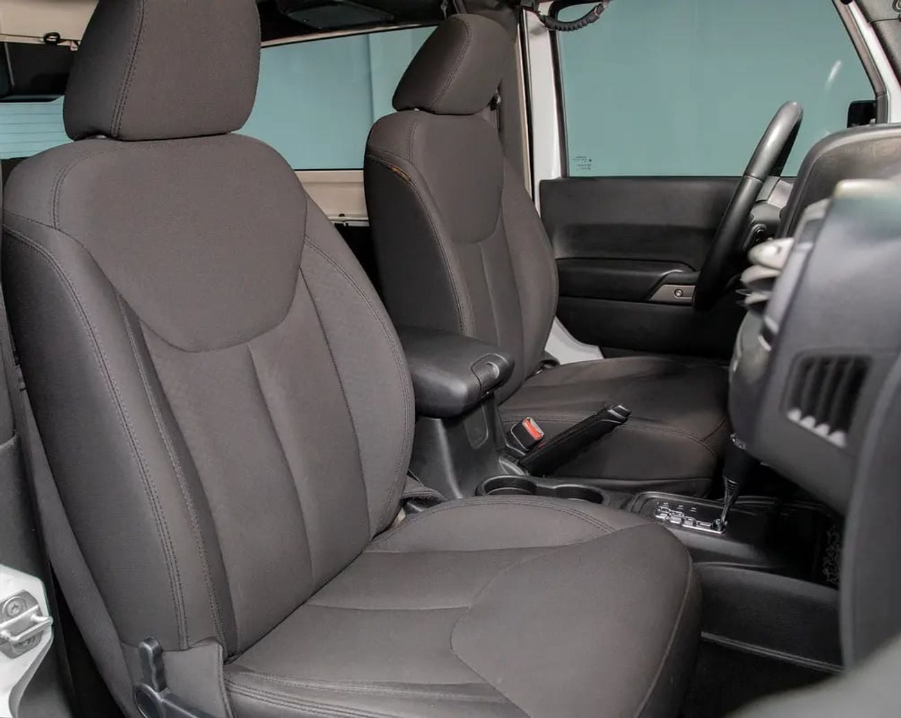 جيب رانجلر سبورت 3DR 4x4 SUV • Full Service History • GCC