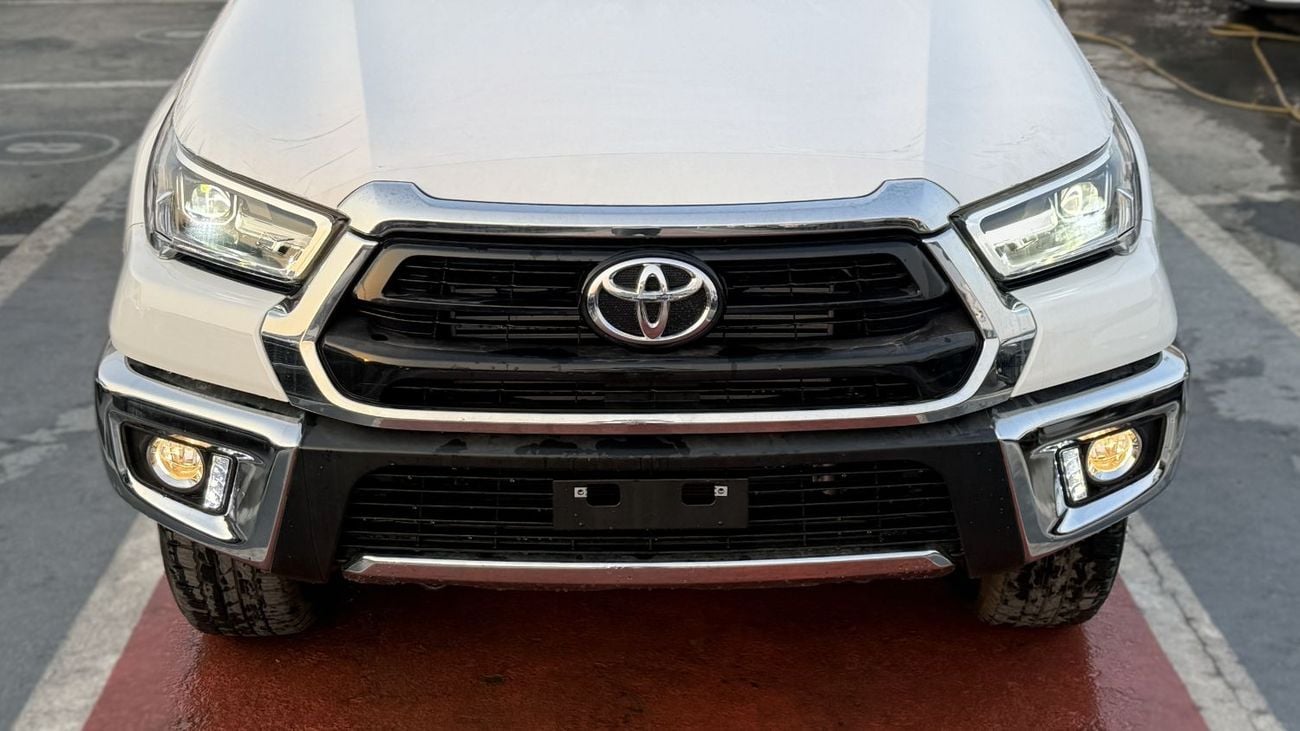 Toyota Hilux DLX 2.4L Diesel MT 2026YM