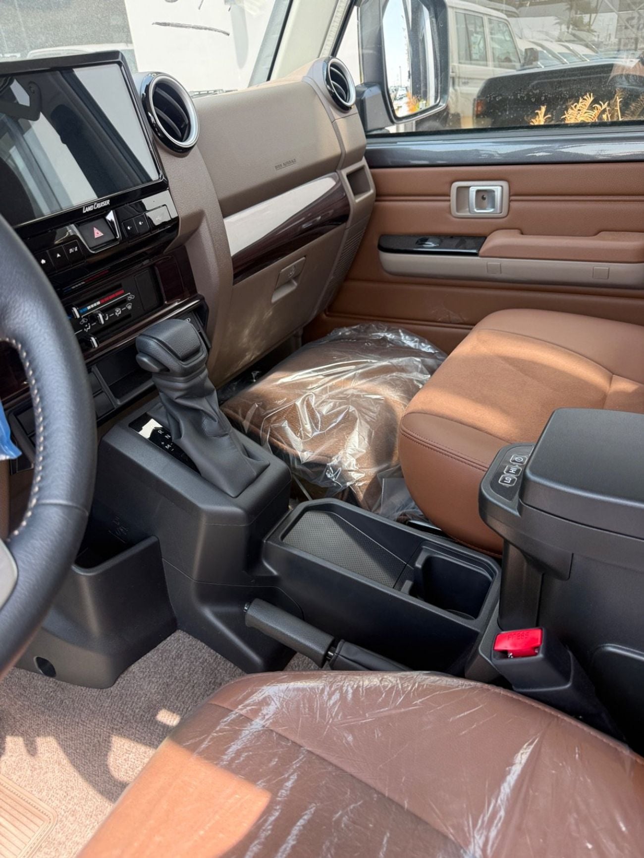 Toyota Land Cruiser 70 LC76 LX LC76 2.8l DEISEL OMANI FULL OPTION 2026/2026
