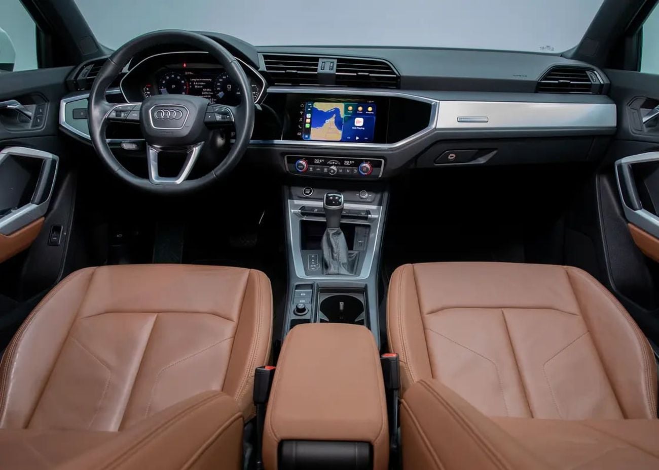 Audi Q3 35 TFSI ADVANCED Full Dealer Service History • GCC