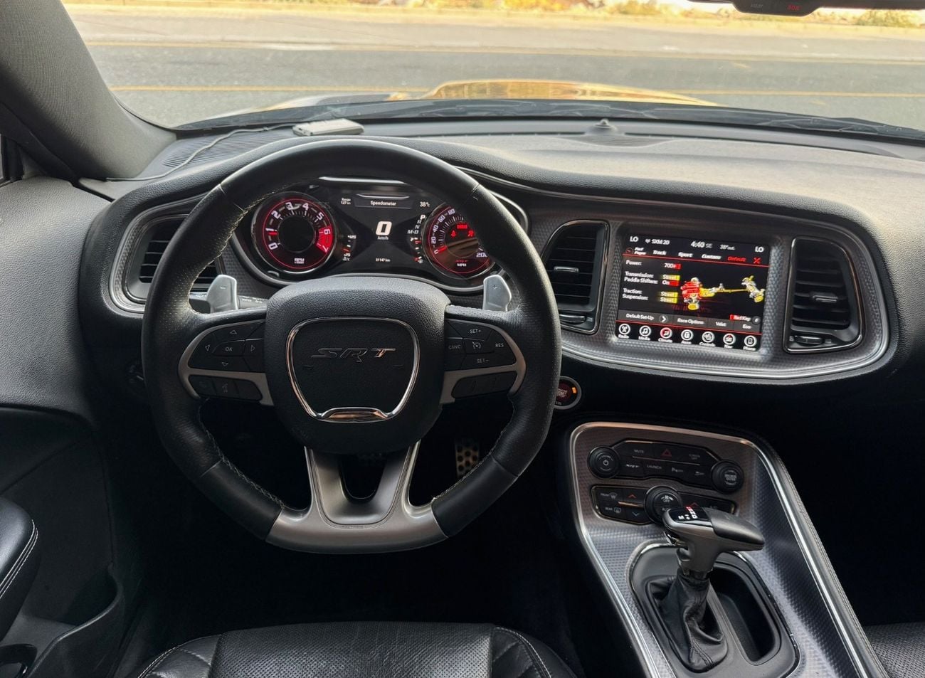 Dodge Challenger HELLCAT 707HP / 6.2L V8 / LOW MILEAGE / SUNROOF / LEATHER SEATS / BLIND SPOTS / REMOTE START
