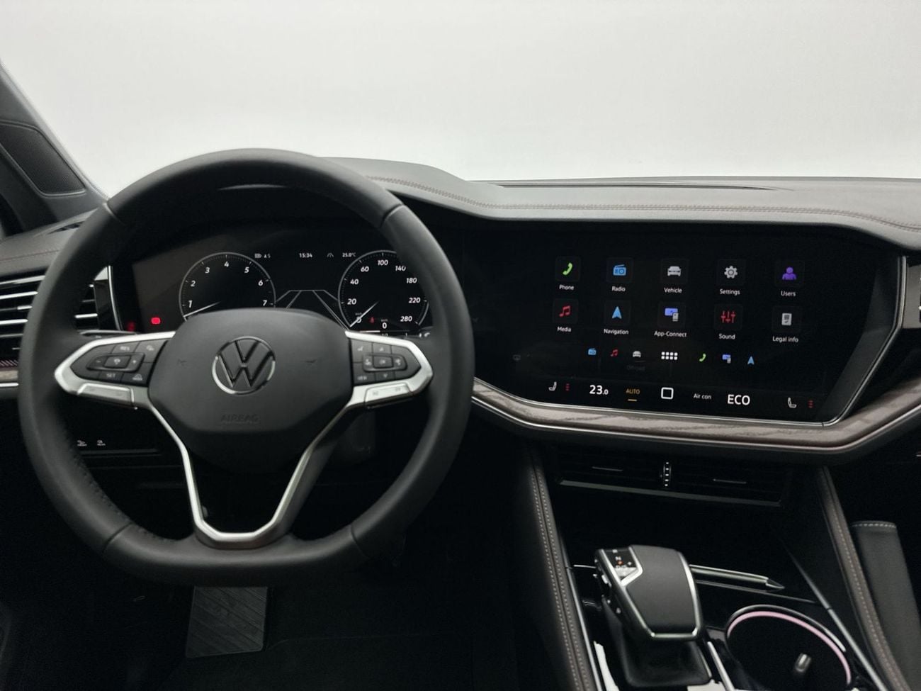 فولكس واجن طوارق ELEGANCE Touareg Elegance+ 3L Tirano| Ex-Demo Car | Luxury 4MOTION SUV | Panoramic Sunroof | IQ.LIGHT HD Matr