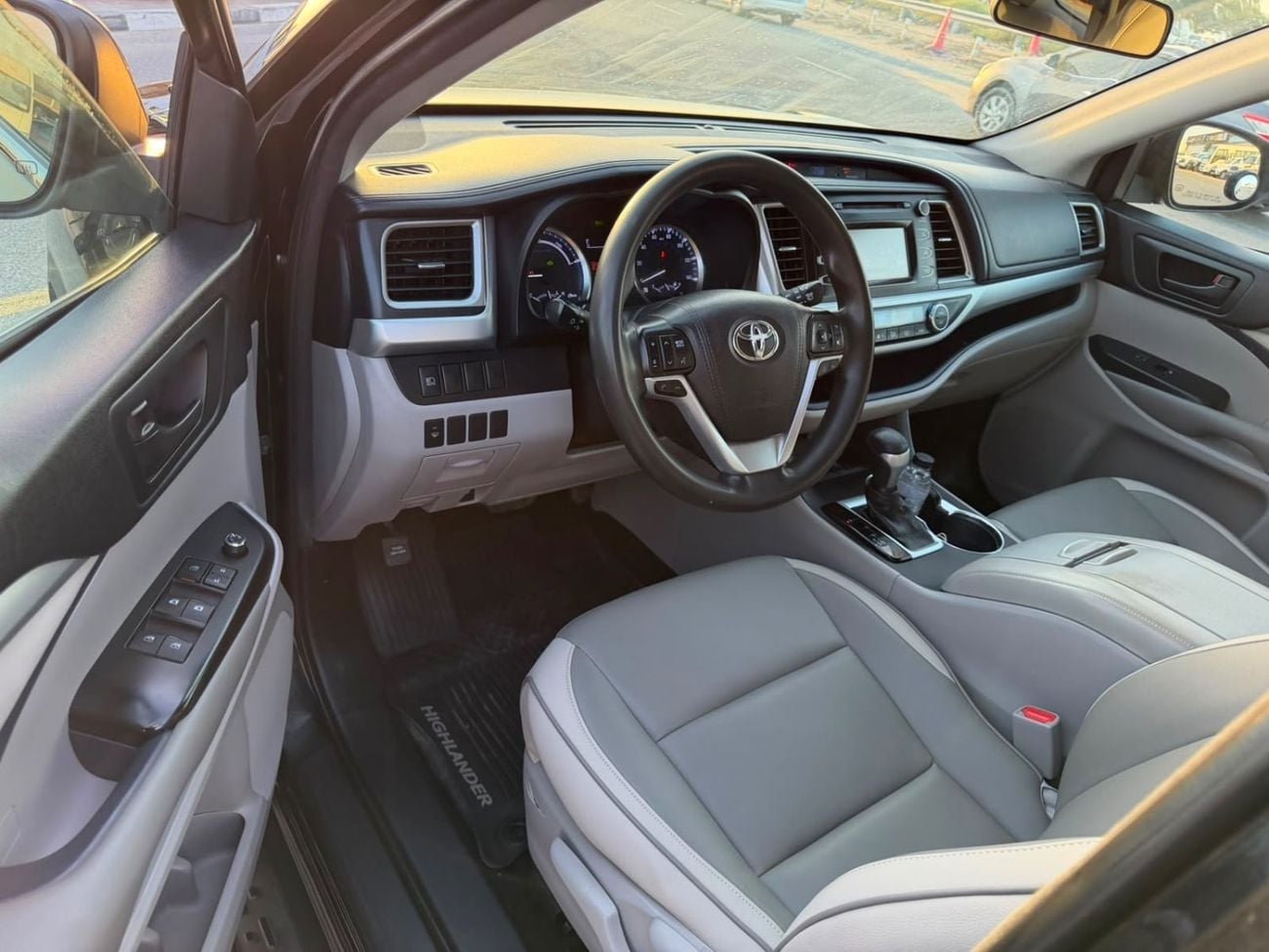 Toyota Highlander LIMITED 2018 Toyota Highlander Hybrid -3.5L V6-AWD 4x4 - Leather seat-Rear Camera -