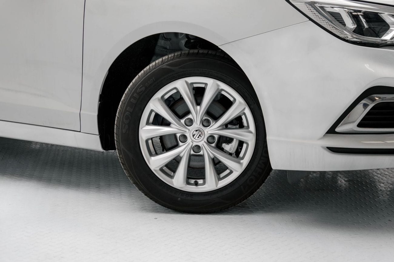 MG 5 STANDARD STD 1.5L - White Inside Beige | Export Only