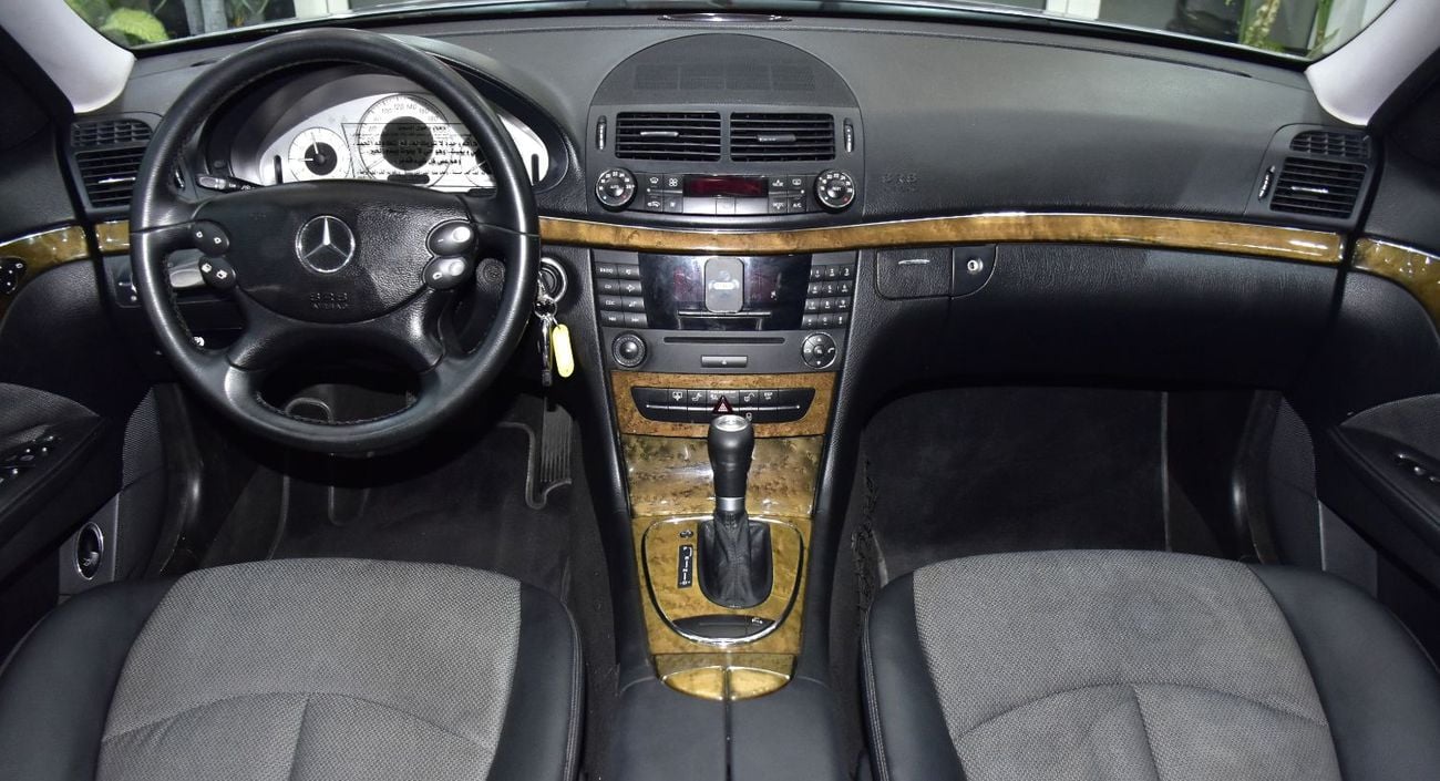 مرسيدس بنز E 280 STANDARD EXCELLENT DEAL for our Mercedes Benz E280 ( 2007 Model ) in Grey Color GCC Specs
