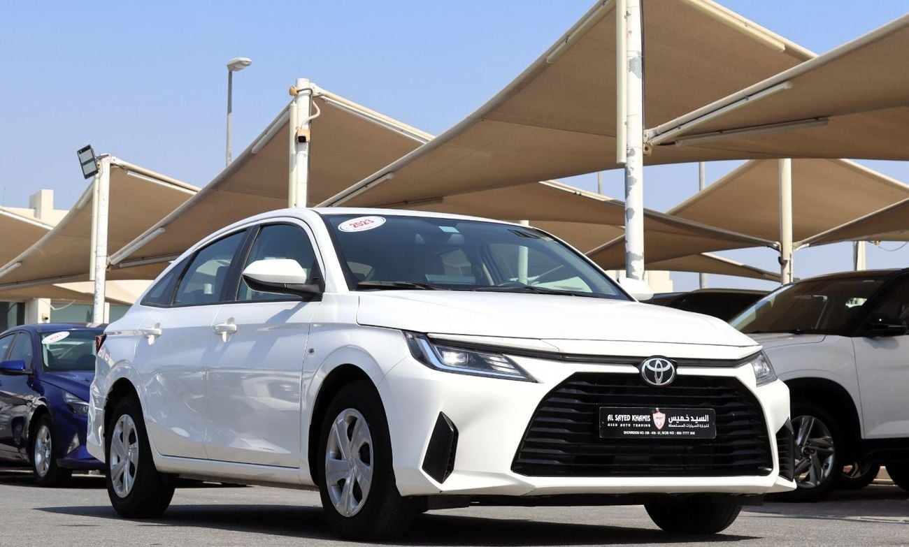 Toyota Yaris E ACCIDENTS FREE - GCC - ORIGINAL PAINT - PERFECT CONDITION INSIDE OUT