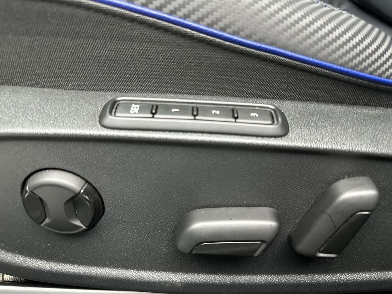 Volkswagen Golf R - PERFORMANCE Golf R Package 1 - Performance Exhaust 2L | 315HP 4MOTION | Top Spec | Drift Mode | GCC Specs