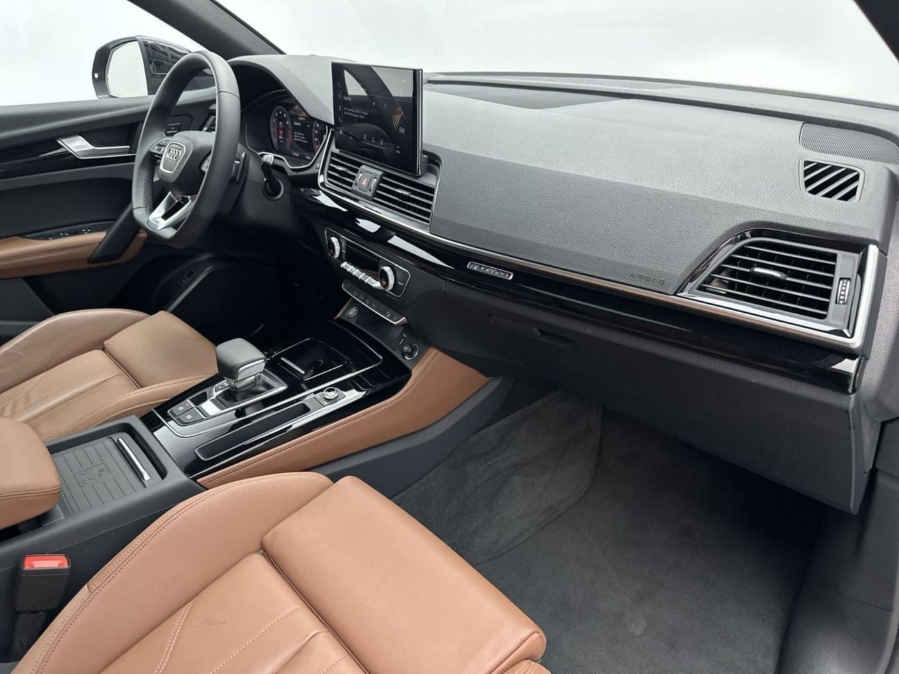 Audi Q5 45 TFSI SPORTBACK S-LINE (Ref# 016893)