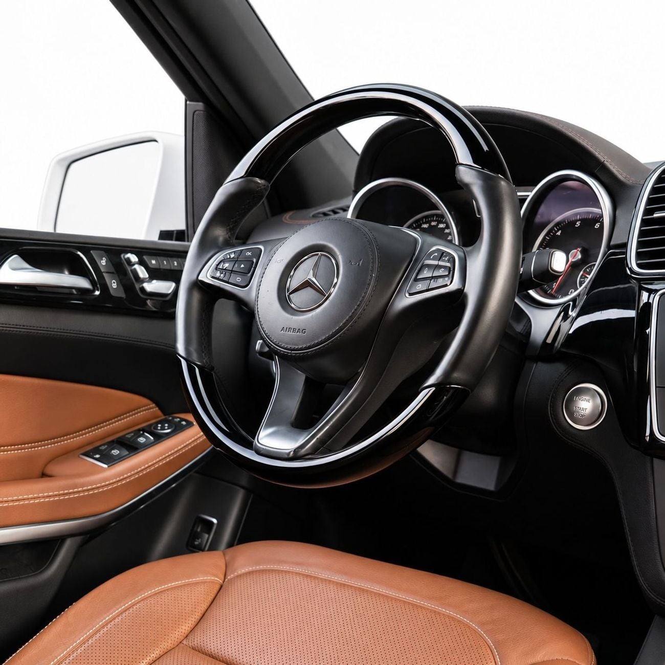 Mercedes Benz GLS500 AED 2,565 P.M • 0% Downpayment • Mercedes-Benz GLS 500 • 1 Year Warranty