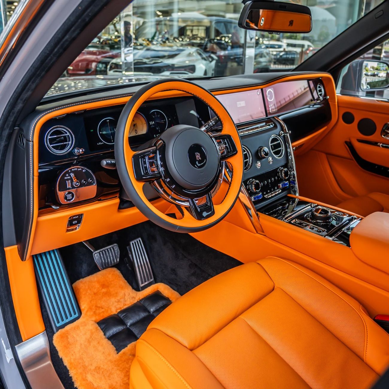 Rolls Royce Cullinan SILVER BADGE