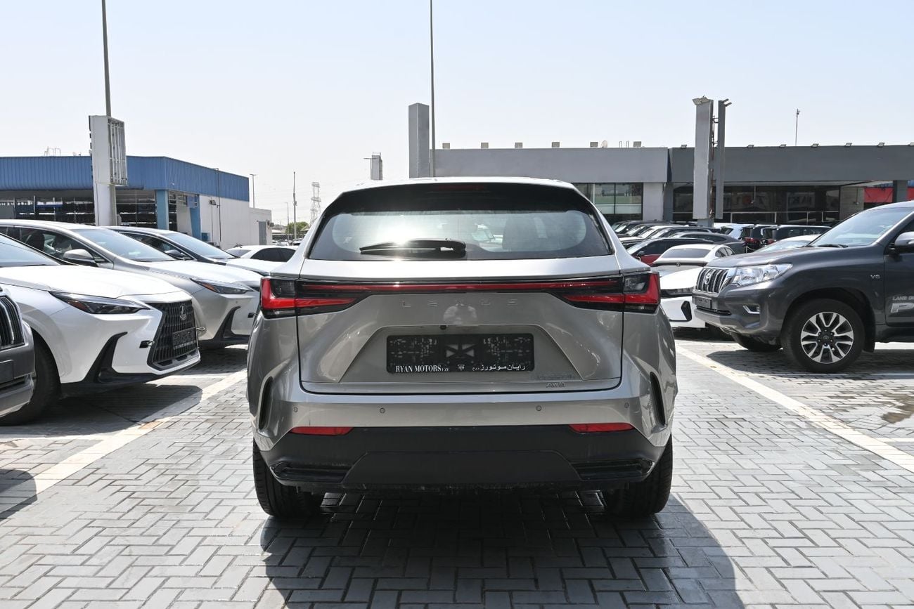 Lexus NX 350h Luxury 2.5L Hybrid AWD, Color Sonic Titanium