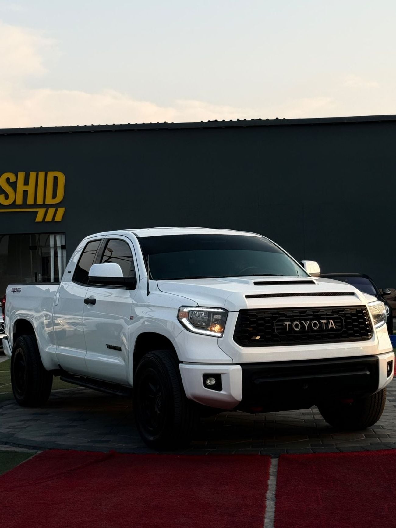 Toyota Tundra STANDARD 49,000