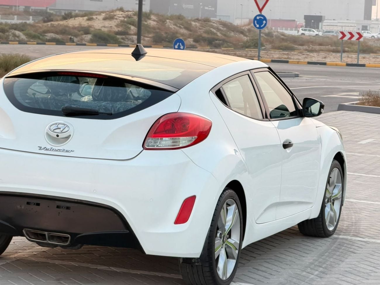 هيونداي فيلوستر GLS SR بانوراما بحاله ممتازه 1.6 سي سي