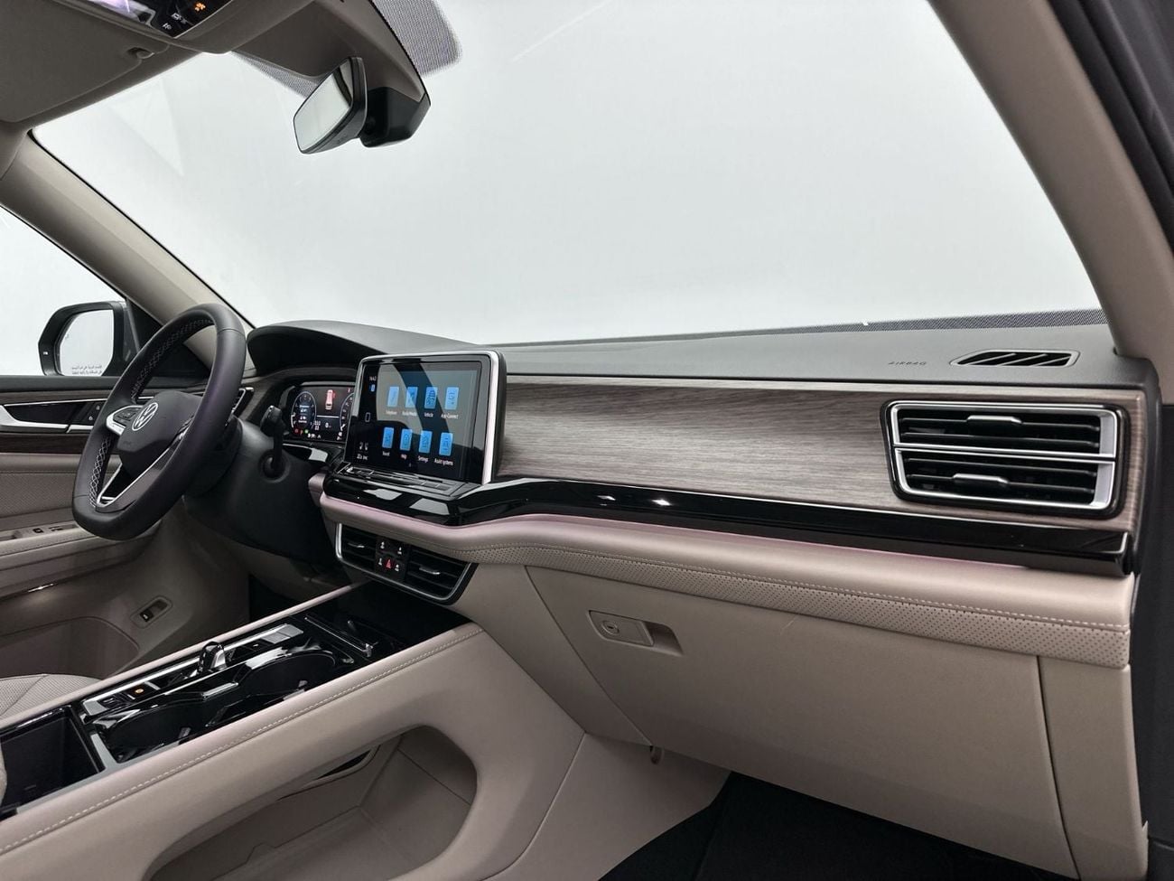 Volkswagen Teramont COMFORTLINE (Facelift 2) 2.0L | GCC Specs | 7-Seater Premium Family SUV | Spacious Interior | Modern Exterior