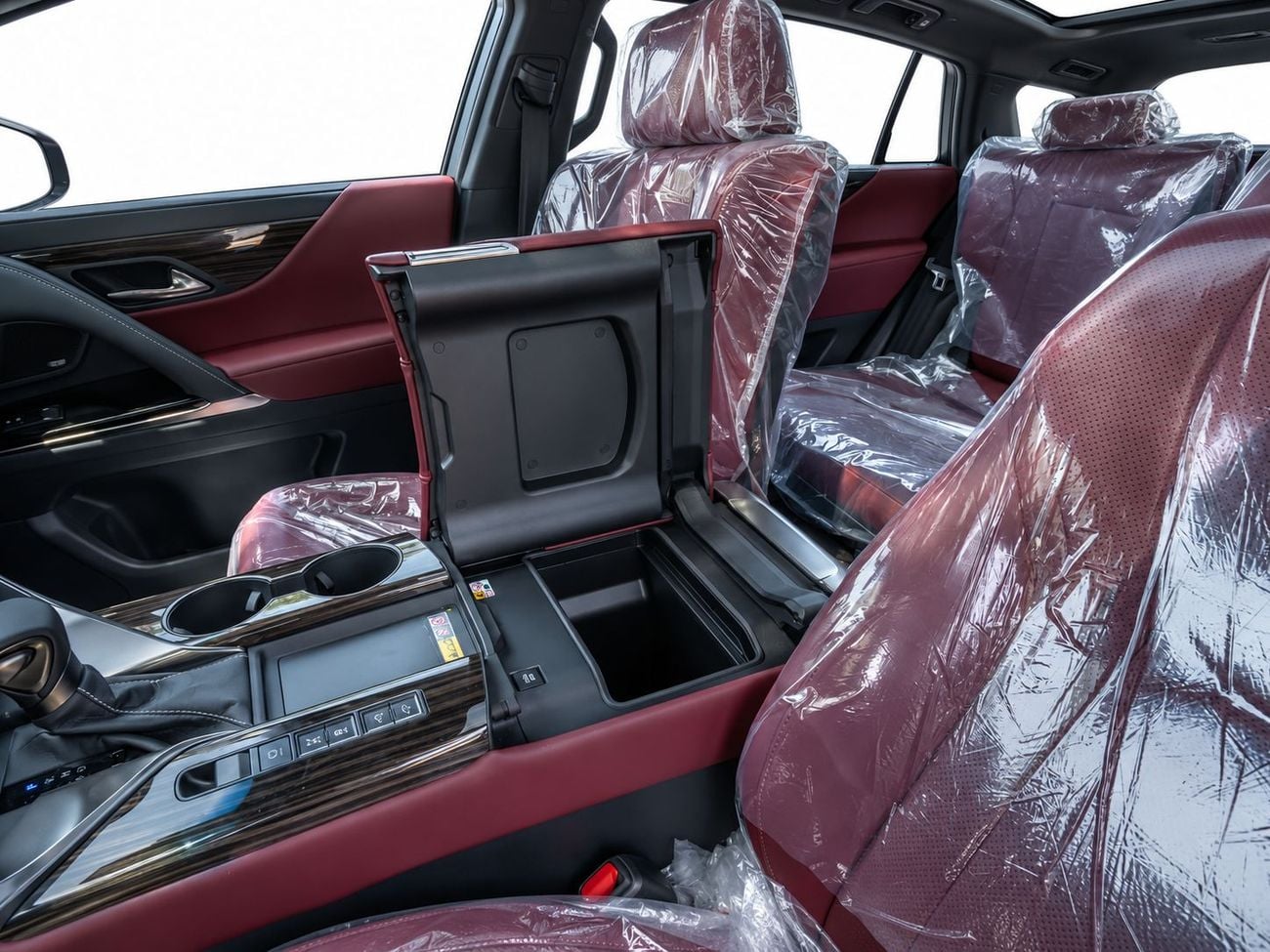 لكزس LX 700h ECTAV0007 - لكزس LX700h VIP موديل 2026 - محرك 3.5 لتر هجين أوتوماتيكي - رمادي مع بيج