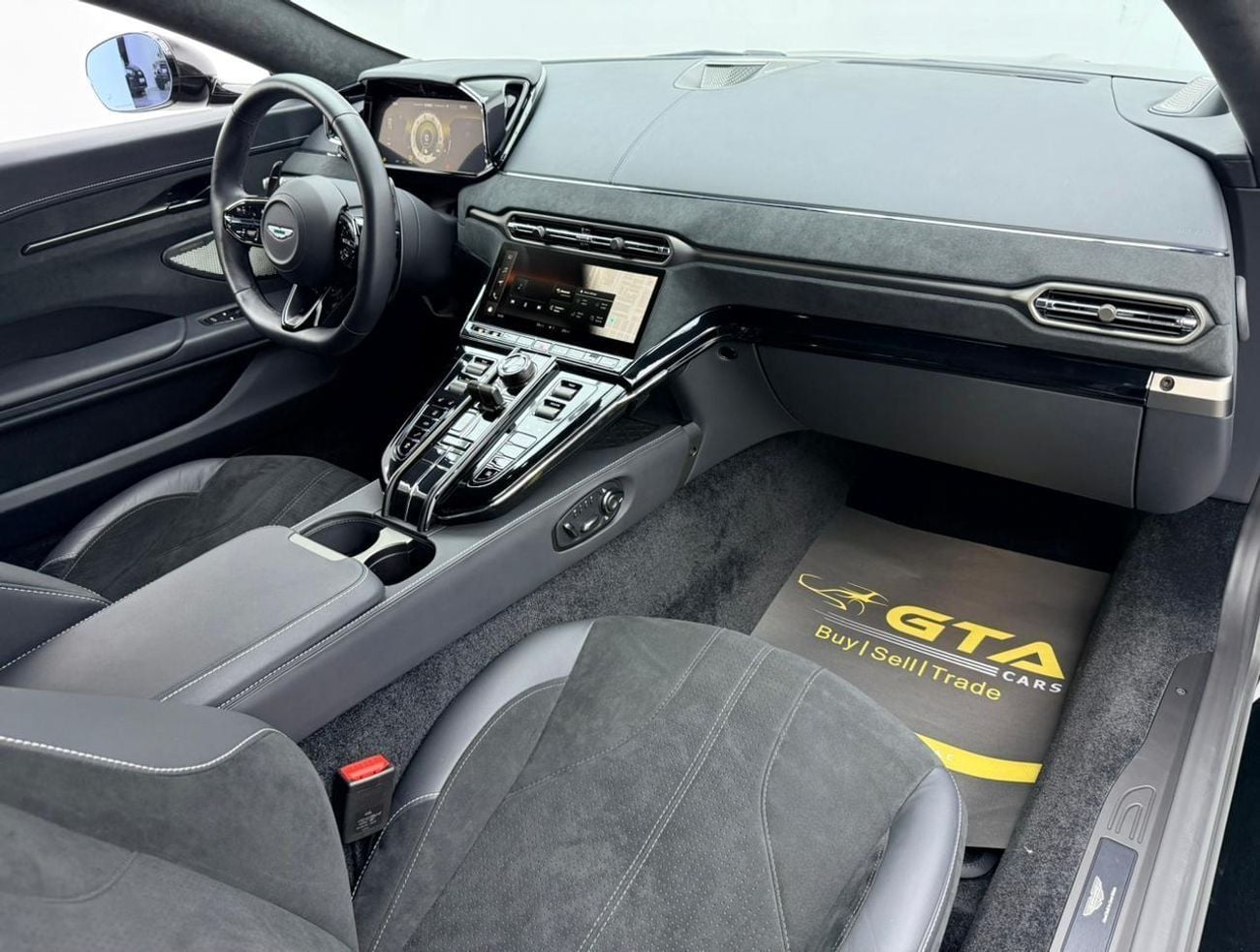 Aston Martin Vantage STANDARD 2025 Aston Martin Vantage V8, Aston Martin Warranty+Service Contract+Full Service History, GCC Specs