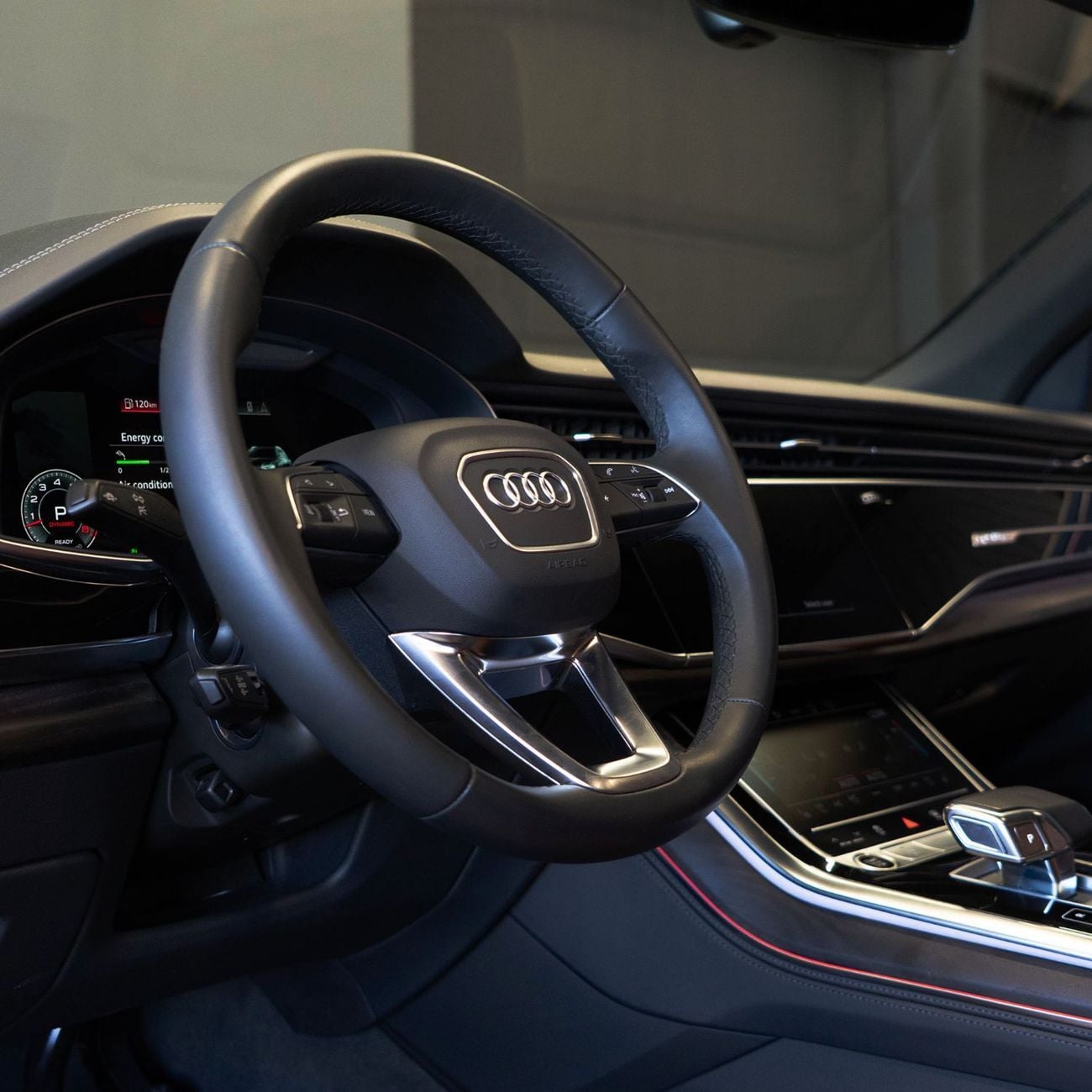 Audi Q8 55 TFSI S-LINE LUXURY AED 3,640 PM • 0% Downpayment • Audi Q8 55 TFSI quattro S Line • Agency Warranty