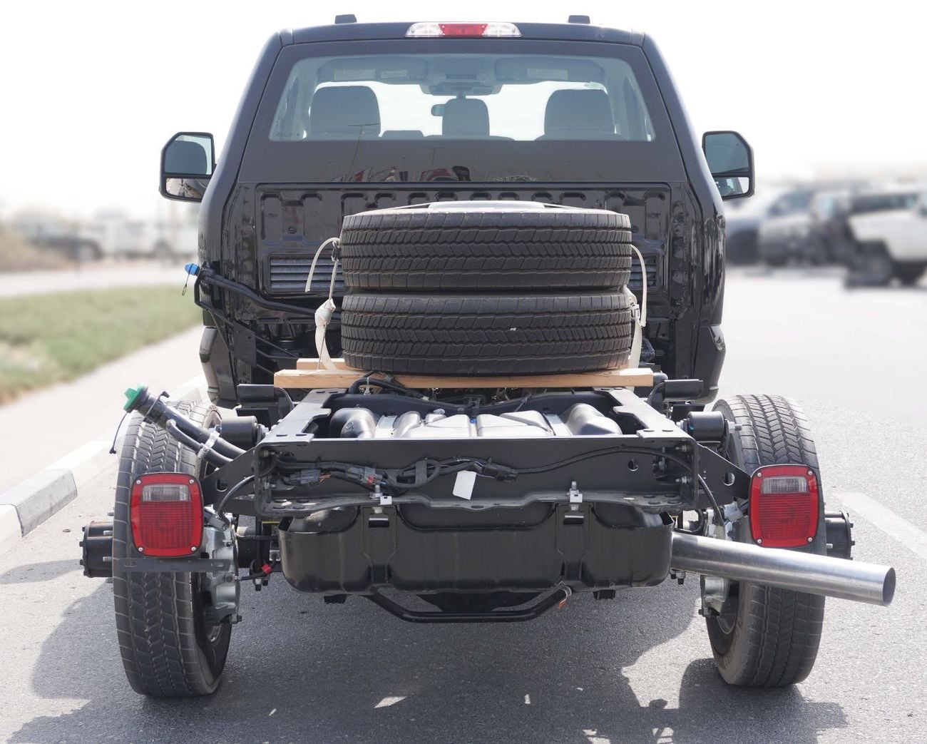 Ford F-550 6.7L DSL 4X4 DUAL TANK CAB CHASSIS TRUCK A/T 2026 MODEL