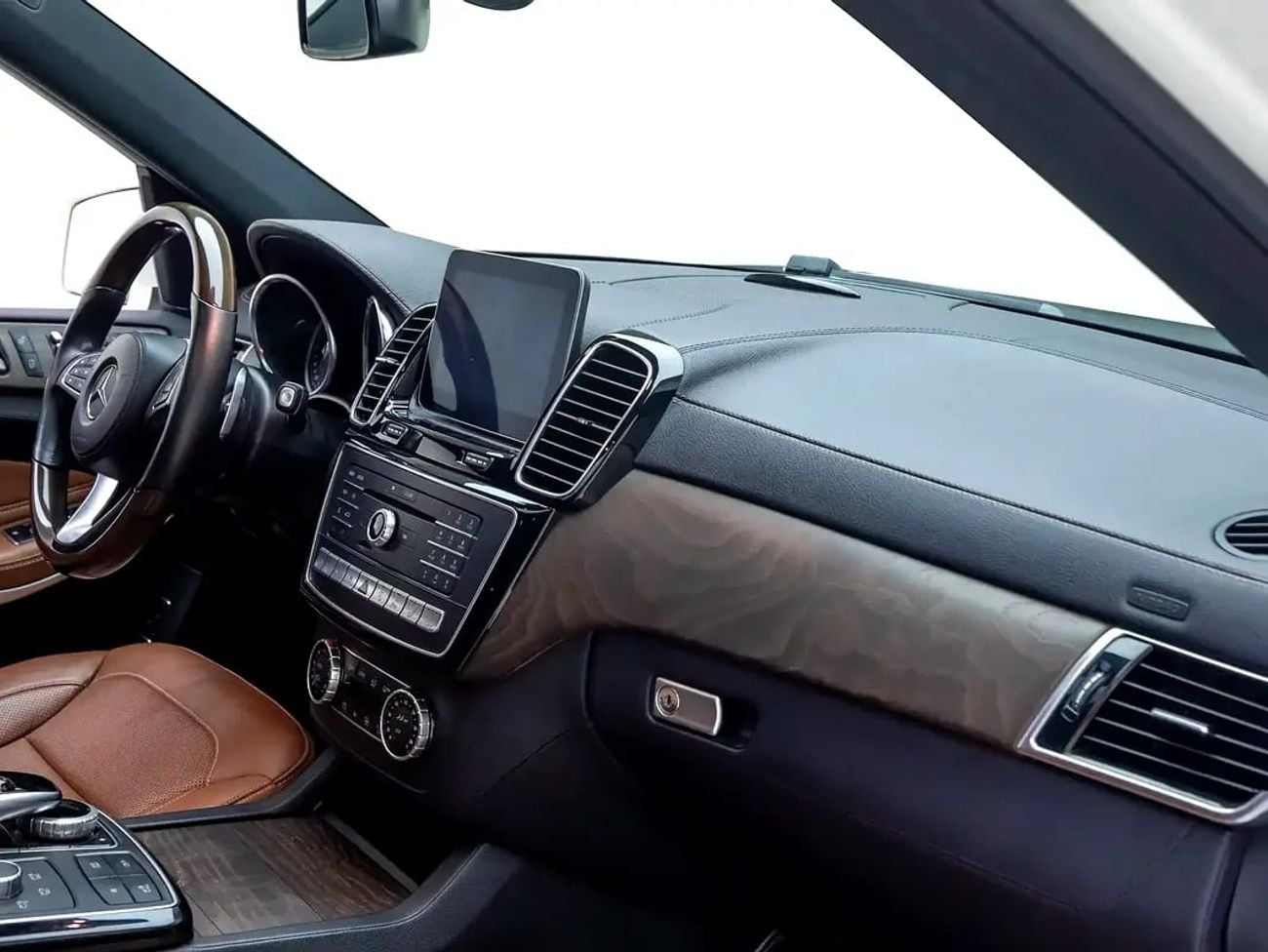 Mercedes Benz GLS500 GLS 500 | GCC Spec