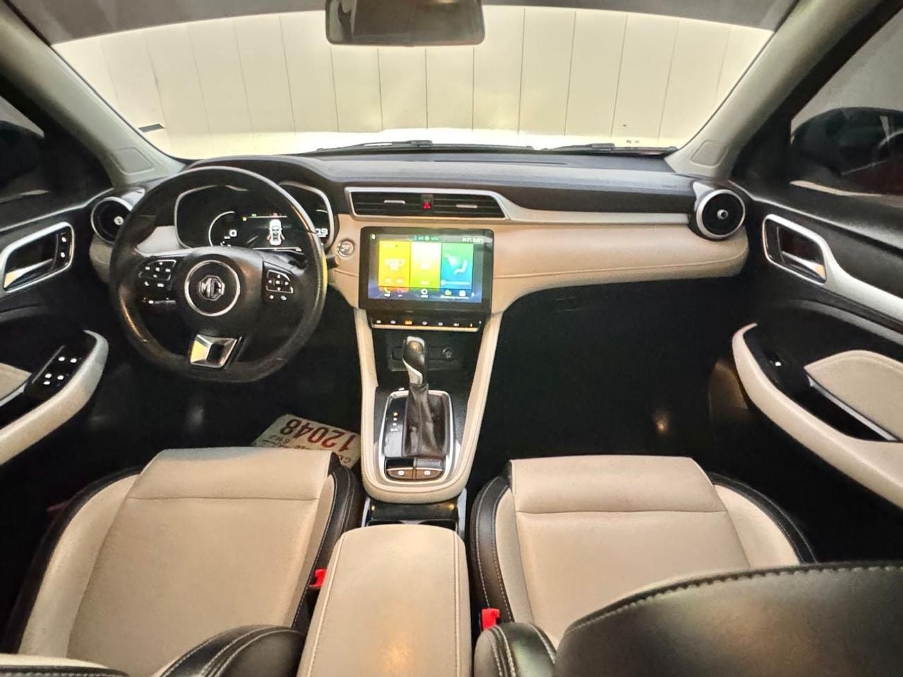 MG ZS LUX