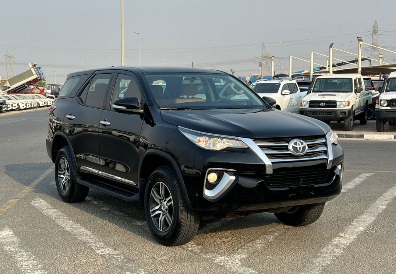 Toyota Fortuner EXR 2016 Toyota Fortuner EXR 2.7L V4 - AWD 4x4 - Rear Sensor -