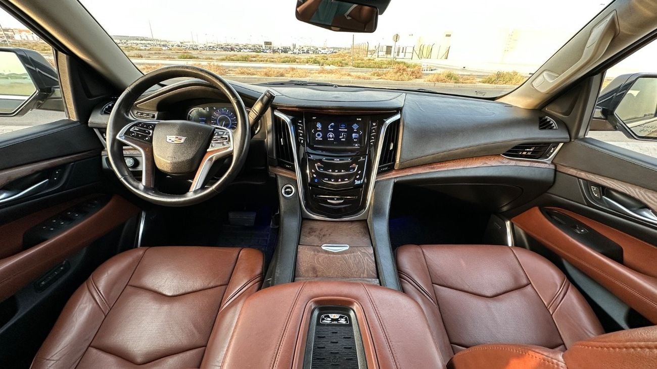 Cadillac Escalade PLATINUM GCC 6.2