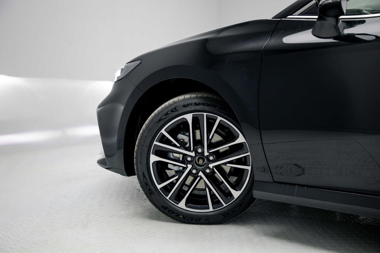 Toyota Camry GLE 2.5L - Netural Black Inside Formage | Export Only