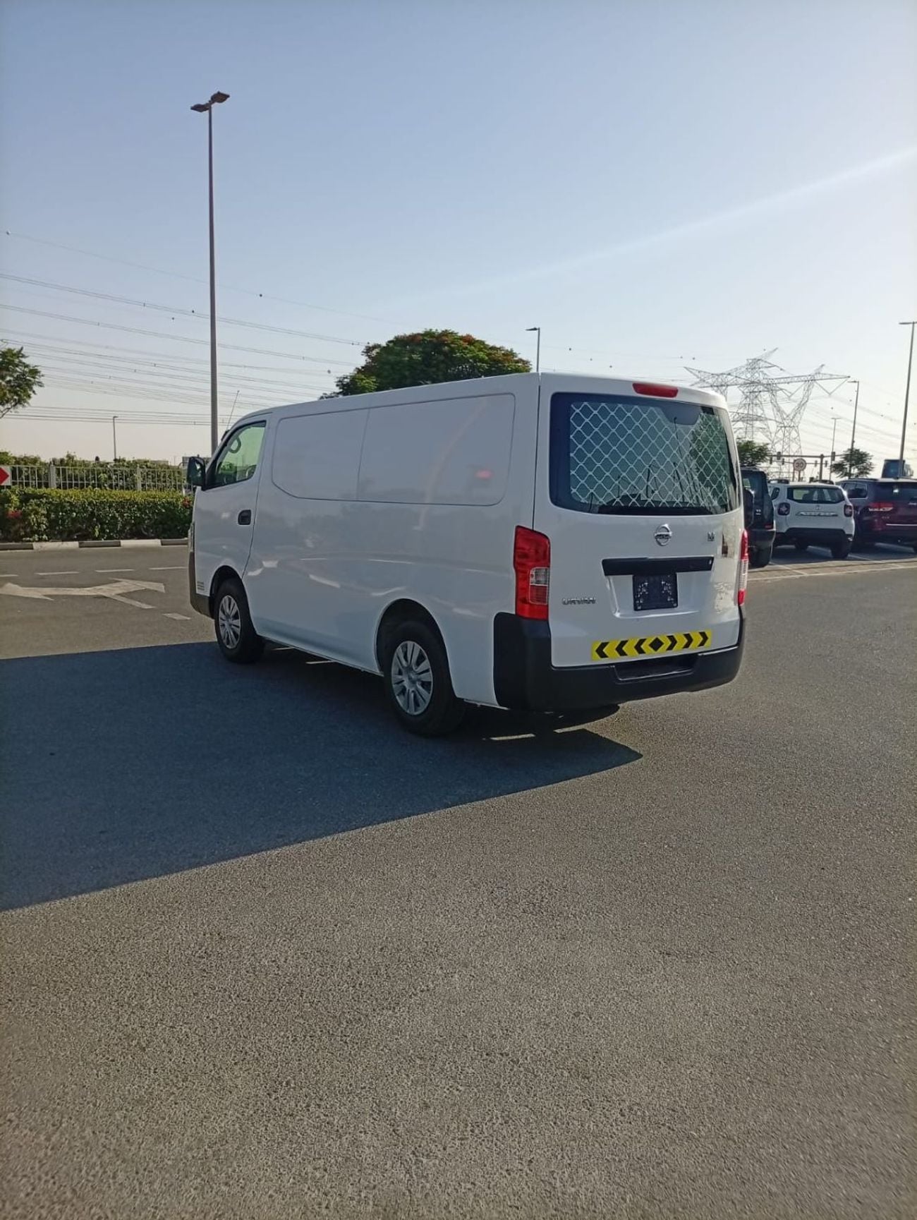 Nissan Urvan STANDARD